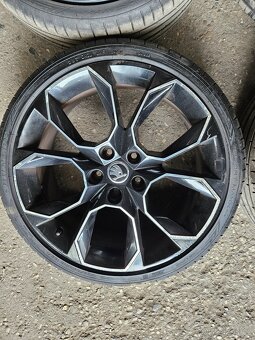 Xtreme 5x112 r19 Letní 225/40 - 5