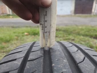 2x Letní pneu Nexen 215/55R17 - 5