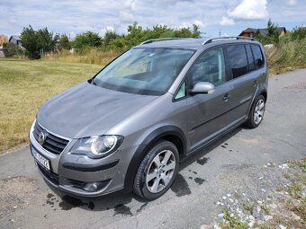 Volkswagen Touran Cross TSI - 5