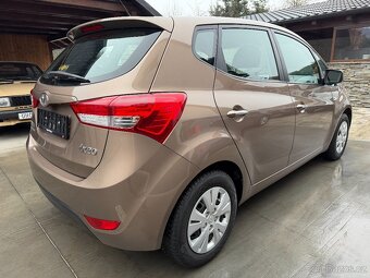 HYUNDAI iX20 1.4i 66 KW 1.MAJITEL,2XKOLA,PO VELÉM SERVISE - 5