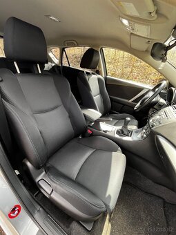 Mazda 3 - 5