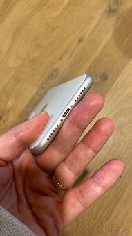 iPhone 11 64GB bily, top stav - 5