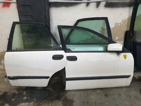Volvo v40 kapota , dveře , dily - 5