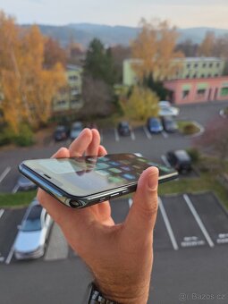 Apple iPhone 11 Pro Max 256GB Midnight green - baterie 100% - 5