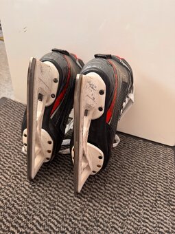 BRANKÁŘSKÉ BRUSLE BAUER VAPOR X27,vel. 37,5/4 D - 5