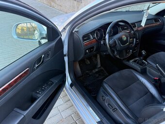 Škoda Superb Combi 2.0 TDI 125kw 11/2011 / NAVI / PANORAMA - 5