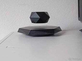 Levitujúci kvetináč - 5