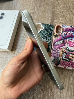 Prodám iPhone 17 256gb 3 měsíce starý - 5