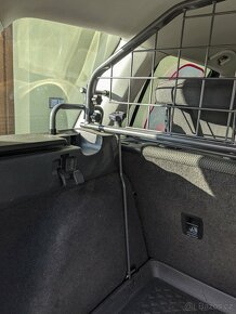 Oddělovací a dělící mříž podélná pro psa VW Golf 2013-2020 - 5