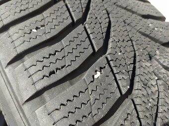 Zimní pneu Nexen 215/50 R17 - 5