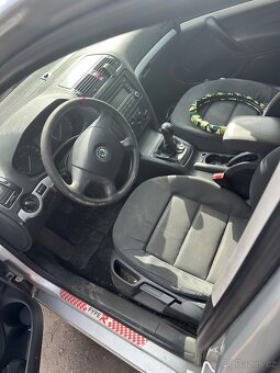 Škoda Octavia 2 díly - 5