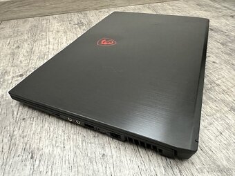 OBŘÍ 17.3” HERNÍ NOTEBOOK- MSI i5 10gen/SSD/GTX/NOvÁ BAT - 5