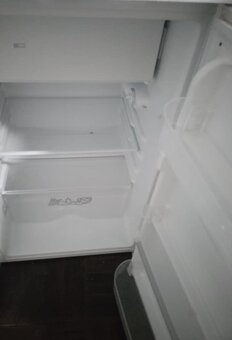 Prodám malou lednici - 5