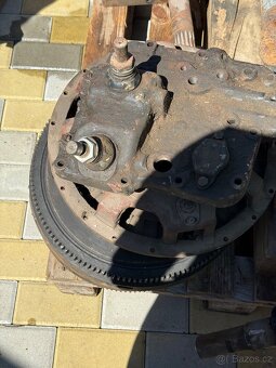 Mezi skříní na zetor 80 11 a 80 45 - 5