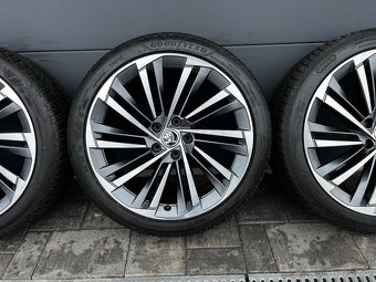 Zimní originál Škoda Superb 235/40 r19 Goodyear - 5