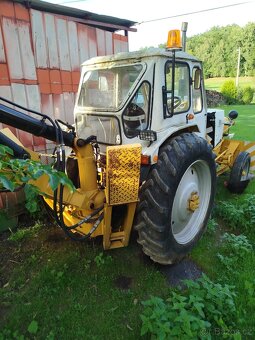 Traktorbagr Bělarus - 5