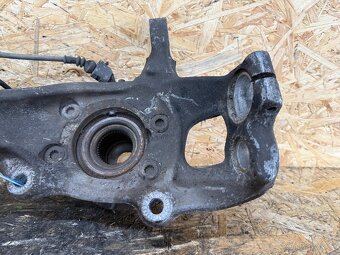 LEVÁ PŘEDNÍ TĚHLICE AUDI A4 B8 / A5 8K0407257G - 5