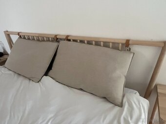 BJÖRKSNÄS postel 180×200 + 2× noční stolek – výborný stav - 5