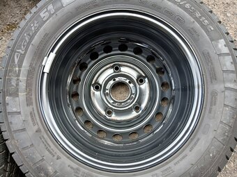 Prodám sadu kol Ford 215/65R15C ZÁTĚŽOVÉ - 5
