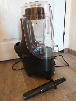 Smoothie mixér s odhlučňovacím víkem - 5