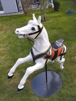 Dřevěný kůň od známého řezbáře Preise - 5