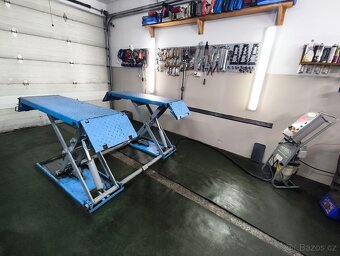 Nízkozdvižný nůžkový zvedák 3t - málo používaný stáří 5 let - 5