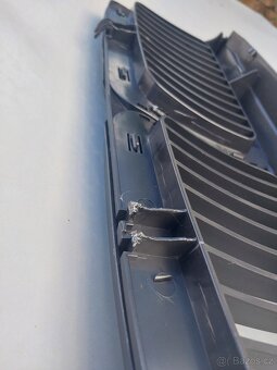 BMW e32 mřížky - 5