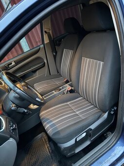 Ford Focus II kombi - 1.6 benzin 74kw - 5