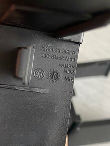 Krytka hagusy VW caddy 2K5860149D - 5