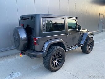 Jeep Wrangler 75th Anniversary Edition - 5
