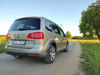 VW Touran Cross - 5