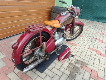 Jawa pérák 250 - 5