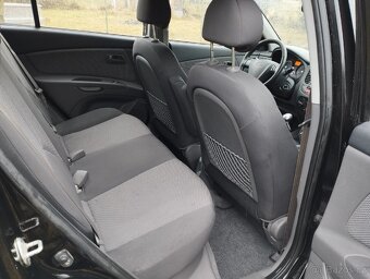 Kia Rio - 5