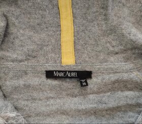 Svetr s kapucí a orlem na zádech, Marc Aurel - 5