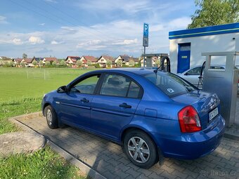 Hyundai Accent 1.4 benzín (2010) - 5