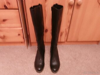 Nové luxusní černé kozačky Zn. LLOYD - 5