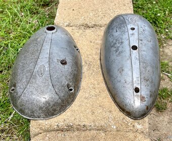 Jawa ČZ 350 354 kývačka - víka motoru - 5