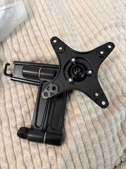 Smart TV Samsung 32” + držák - 5