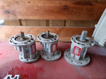 Motory , úhlové převodovky, - 5