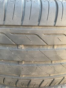 Bridgestone 215/55 r17 - 5