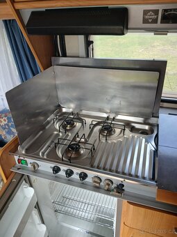 prodám karavan Hobby 460 UFE Exellent - 5