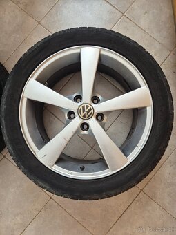 ALU kola s pneu r17 5x112 VW - 5