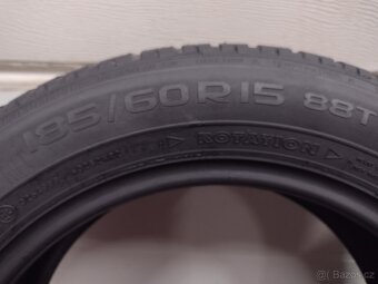 185/60 R15 zimní nokian - 5