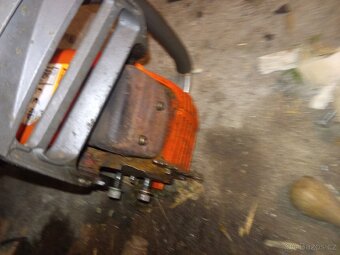 Husqvarna motorová pila - 5