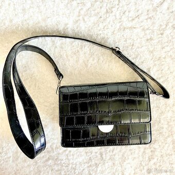 Dámská černá kabelka přes rameno. Nová - 5