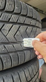 Prodám zimní pneu 285/45 R20 - 5