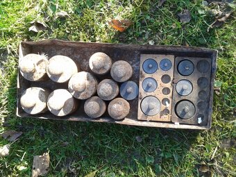 hospodářskou váhu /decimálka/ - 5