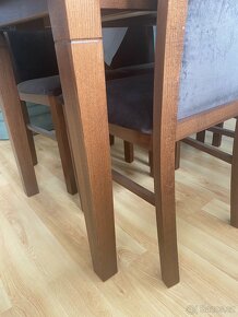 Jidelní stůl tmavý rustikální židle - 5