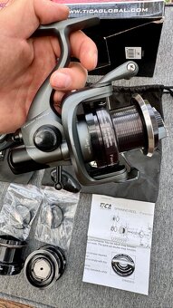 Navijáky 2x Tica Feeder Mentor 4000 + Nová cívka 3000 - 5