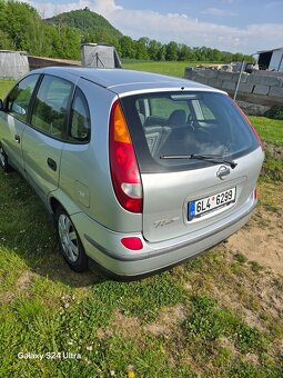 Nissan Almera Tino - 5